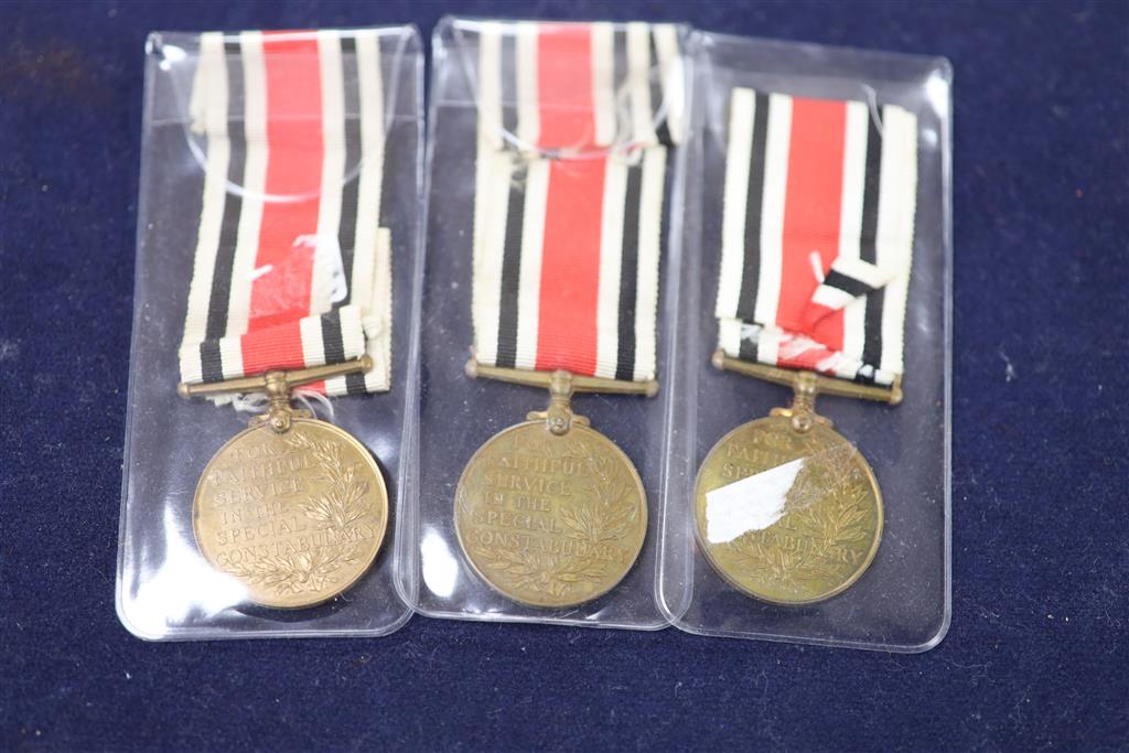 A quantity of Military and Civilian medals / badges